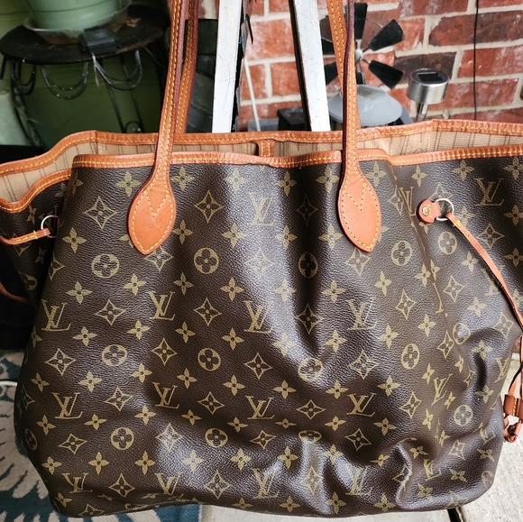 LARGE HOGO HANDBAG BY LOUIS VUITTON - Picture 2 of 11